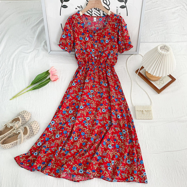 Uue mudeli lõikega naiste nööpidega kleit