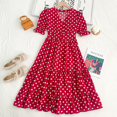 Γυναικείο πουά φόρεμα κομμένο με spitz λαιμόκοψη