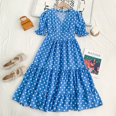 Γυναικείο πουά φόρεμα κομμένο με spitz λαιμόκοψη