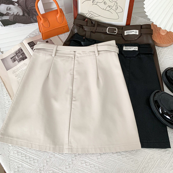 Модерна дамска пола от изкуствена кожа с колан