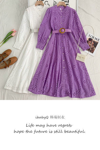 Pikk naiste kleit nööpide ja vööga