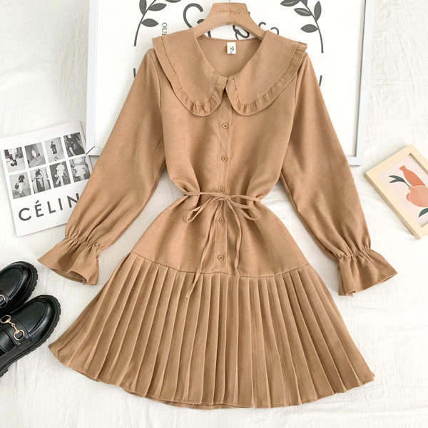 Új modell női ruha gombokkal és lótusz ujjú