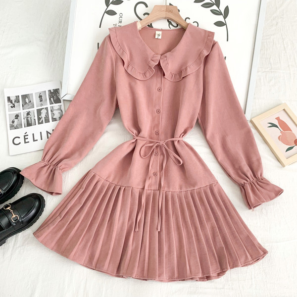 Új modell női ruha gombokkal és lótusz ujjú