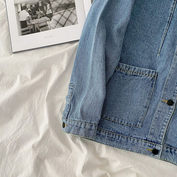 Geaca de dama din denim cu buzunare in stil retro