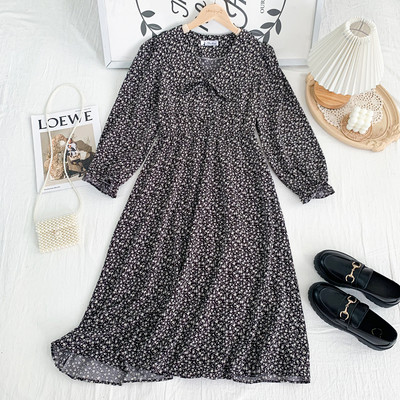 Casual γυναικείο φόρεμα με spitz λαιμόκοψη και μακριά μανίκια