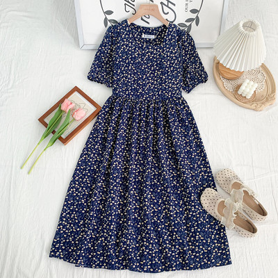 Naiste vabaaja kleit kandilise kaelusega - väljalõikega mudel