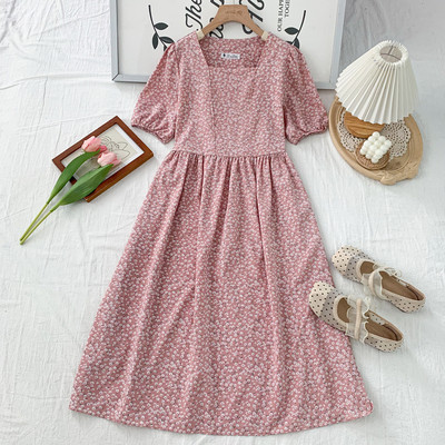 Naiste vabaaja kleit kandilise kaelusega - väljalõikega mudel