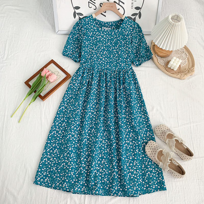 Naiste vabaaja kleit kandilise kaelusega - väljalõikega mudel