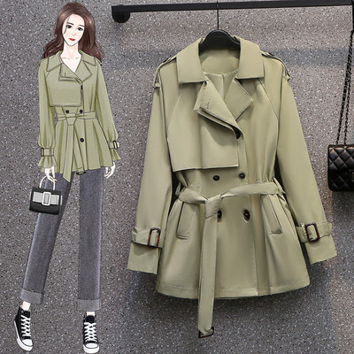 Moodne naiste mantel nööpide ja vööga