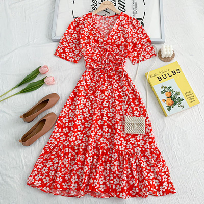 Vabaaja naiste kleit spits-kaelusega - väljalõikega mudel