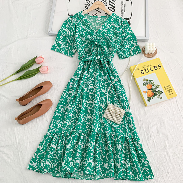 Vabaaja naiste kleit spits-kaelusega - väljalõikega mudel