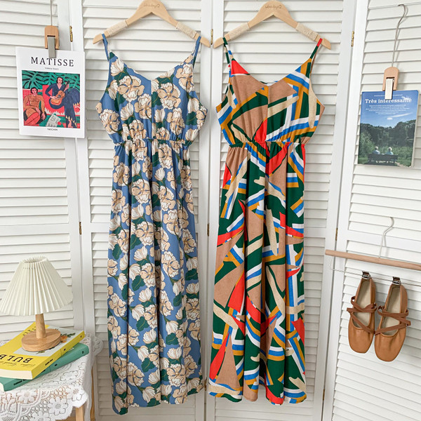 Õhukeste rihmadega vabaaja naiste kleit – mitmes värvitoonis