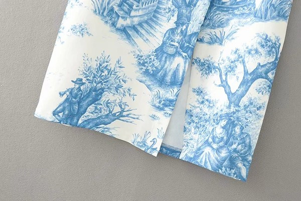 Μοντέρνα γυναικεία φούστα με κουμπιά και σχισμή