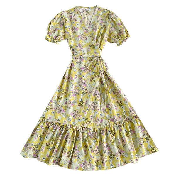 Mitmes värvitoonis spitsikaelusega naiste vabaajakleit