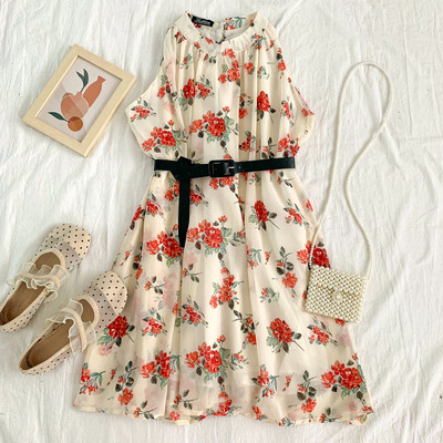 Νέο μοντέλο γυναικείο κομμένο φόρεμα με λουλουδάτο μοτίβο και στρογγυλή λαιμόκοψη