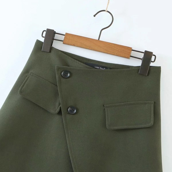 Lühike asümmeetrilise kinnitusega seelik