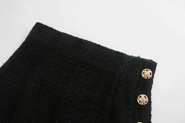 Nööpidega ja asümmeetrilise kinnitusega sügisseelik