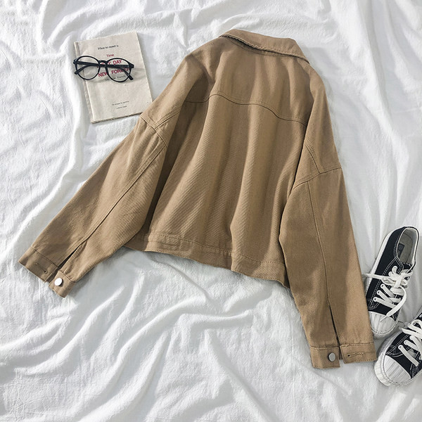 Πολύχρωμο γυναικείο casual μπουφάν με τσέπες και κουμπιά