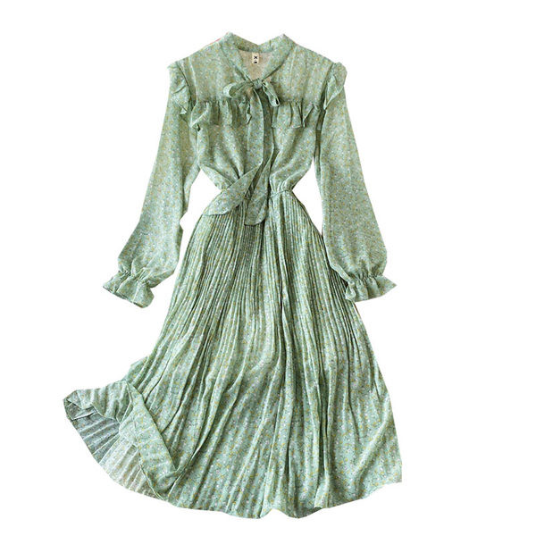 Naiste plisseeritud lipsude ja pikkade varrukatega kleit