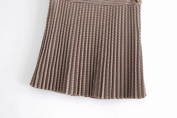 Fusta scurta plisata cu inchidere laterala