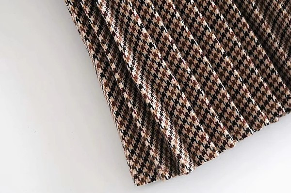 Fusta scurta plisata cu inchidere laterala