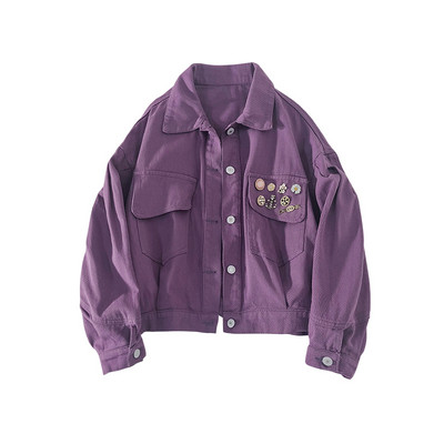 Naiste vabaaja jakk taskute ja 3D elementidega