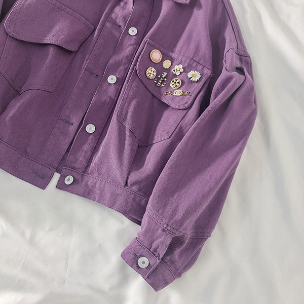 Naiste vabaaja jakk taskute ja 3D elementidega