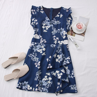 Naujo modelio moteriška suknelė su gėlių raštu ir špicine iškirpte