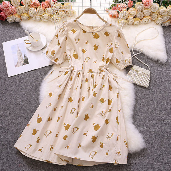 Ежедневна дамска рокля с овално деколте