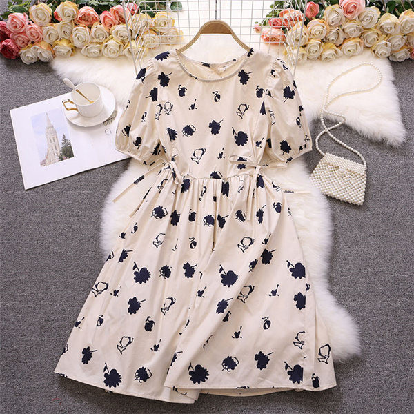 Ежедневна дамска рокля с овално деколте