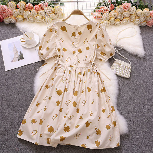 Ежедневна дамска рокля с овално деколте