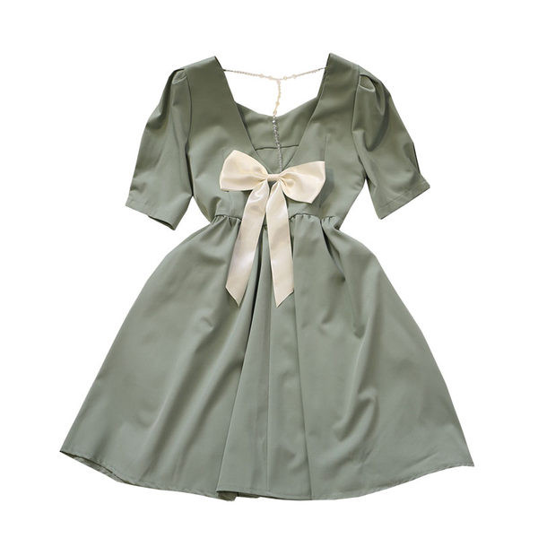 Ženska haljina s kratkim rukavima i trakom