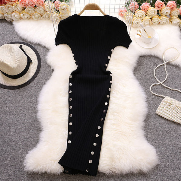 Naiste kleit lühikeste varrukate ja nööpidega