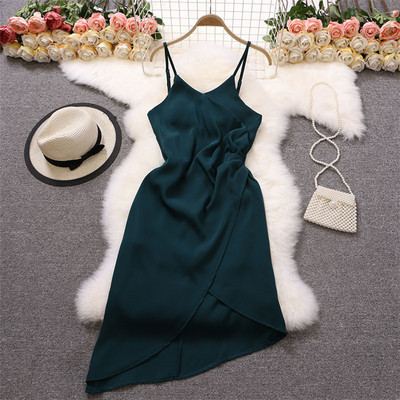 Asimetrična ženska haljina na tanke naramenice