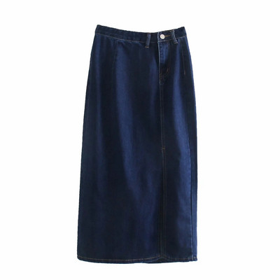 Дълга дънкова пола с асиметрично  закопчаване и цепка