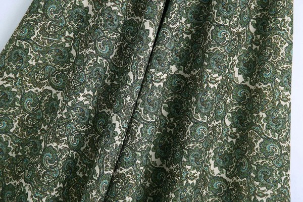 Fusta cu croiala lunga de culoare verde