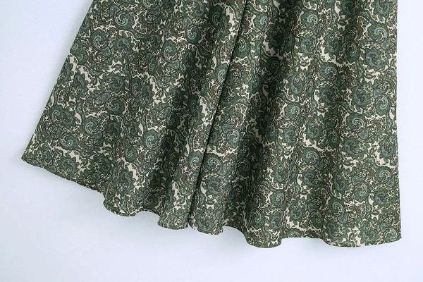 Fusta cu croiala lunga de culoare verde