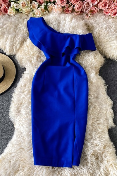 Дамска рокля втален модел и цепка в син цвят 