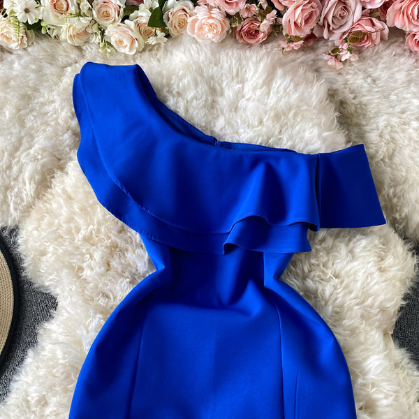 Дамска рокля втален модел и цепка в син цвят 