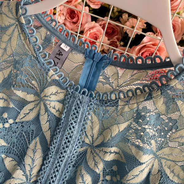 Γυναικείο casual φόρεμα με φερμουάρ στην πλάτη και κοντά μανίκια