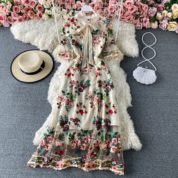 Ženska moderna haljina s vezom i kratkim rukavima