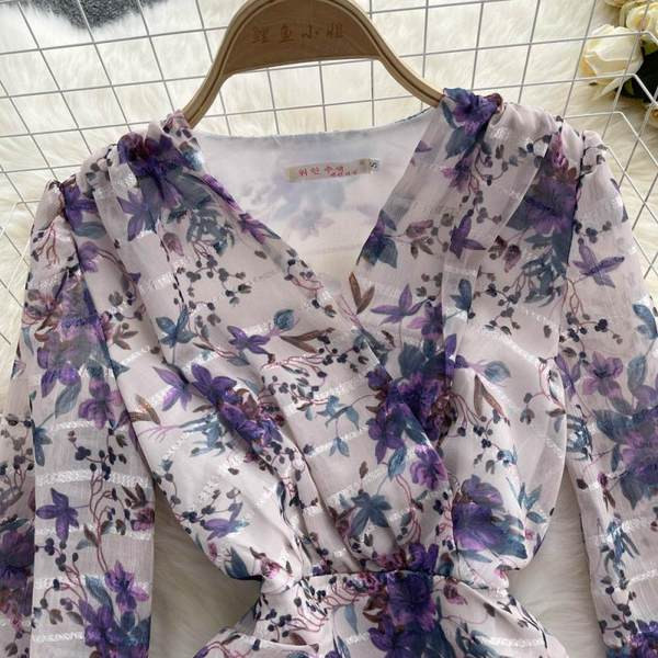 Ležerna ženska cvjetna haljina s V izrezom