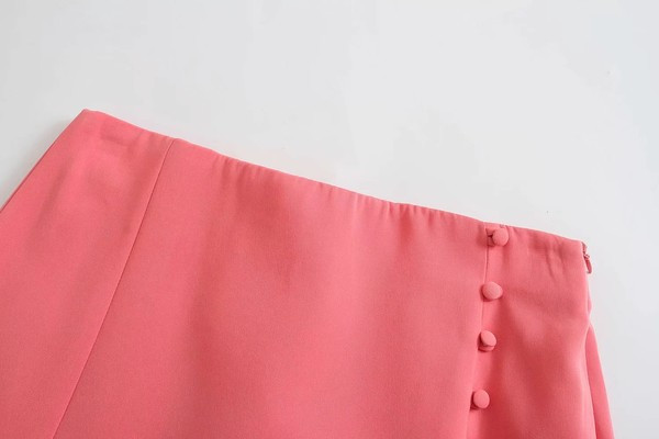 Lühike naiste seelik asümmeetrilise kinnitusega