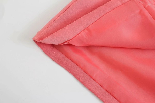 Lühike naiste seelik asümmeetrilise kinnitusega