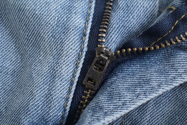 Kratka traper suknja s poderanim efektom za žene