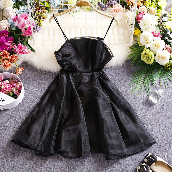 Moderna ženska haljina s tilom i tankim naramenicama