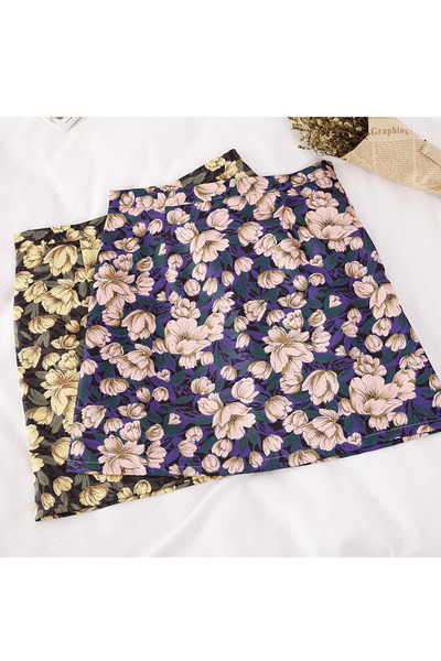 Дамска пола с флорален десен  и висока талия