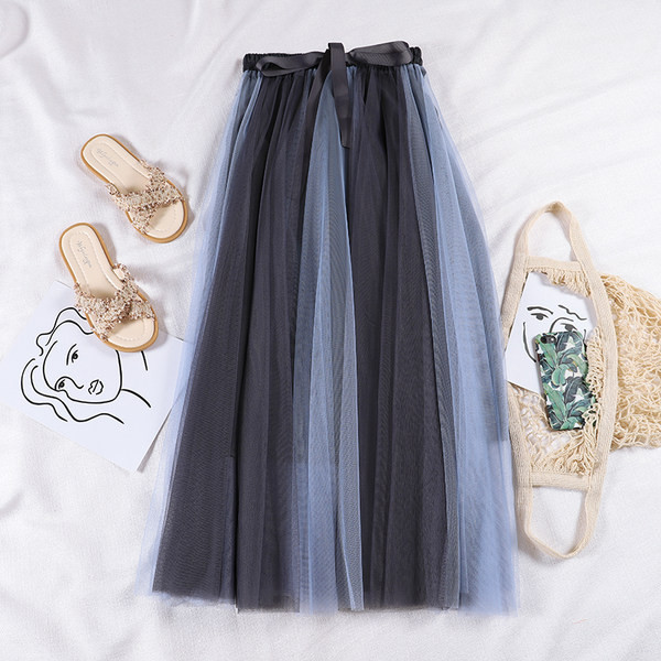 Moodne naiste seelik tülliga