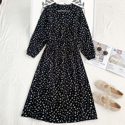 Нов модел дамска рокля с обло деколте и дълъг ръкав - бял и черен цвят