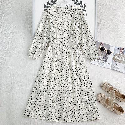 Нов модел дамска рокля с обло деколте и дълъг ръкав - бял и черен цвят